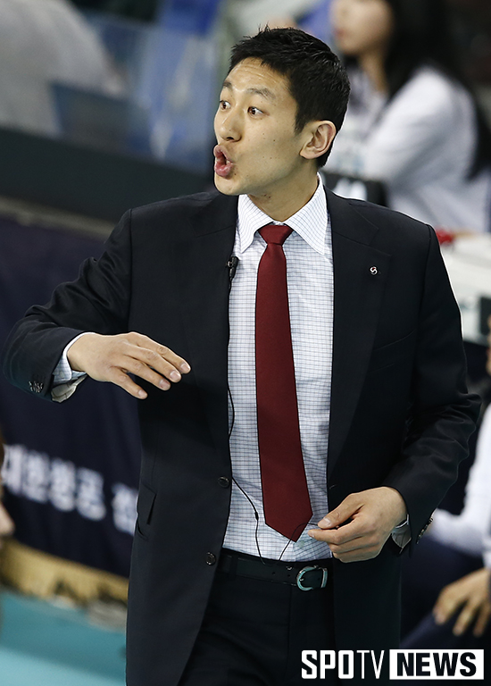 [포토S] 장광균 감독대행 '쭈우욱'
