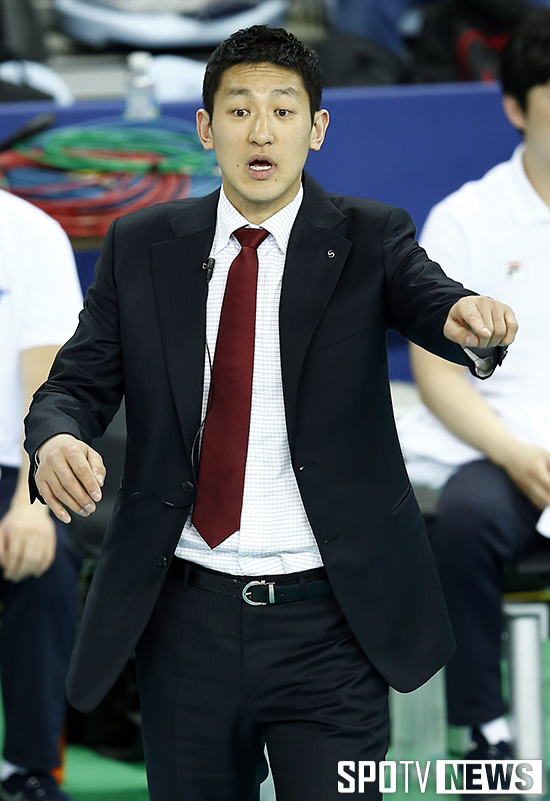 [포토S] 장광균 감독대행 '저쪽이 비었잖아'
