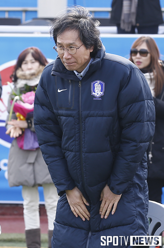 [포토S] 인사하는 최순호 부회장