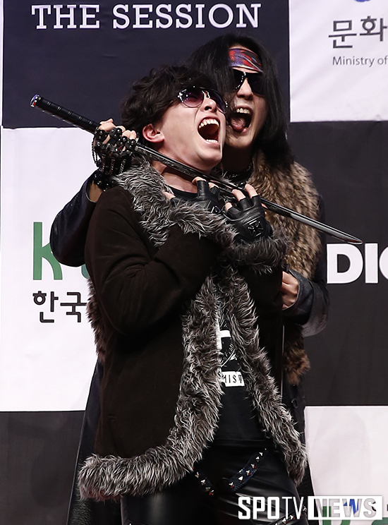 [포토S] 피해의식 '개성 넘치는 사진촬영'