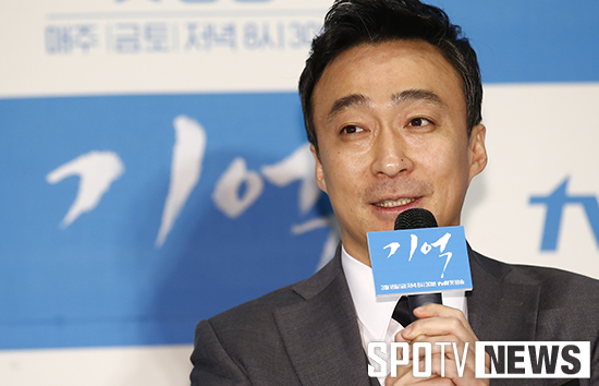 [포토S] 이성민 '알츠하이머 환자역을 맡았어요'