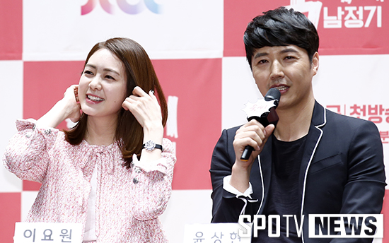 [포토S] 이요원 '윤상현 코멘트에 큰 웃음'