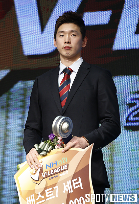 [포토S] 배스트7에 선정된 한선수