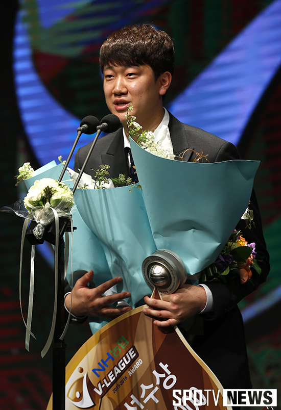 [포토S] 나경복 '생애 한번 뿐인 신인상'