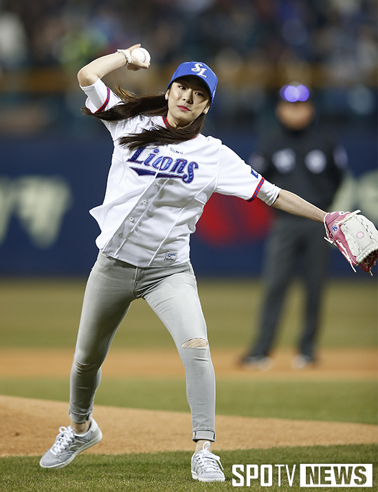 [포토S] 김연아 '시구에 나선 피겨요정'