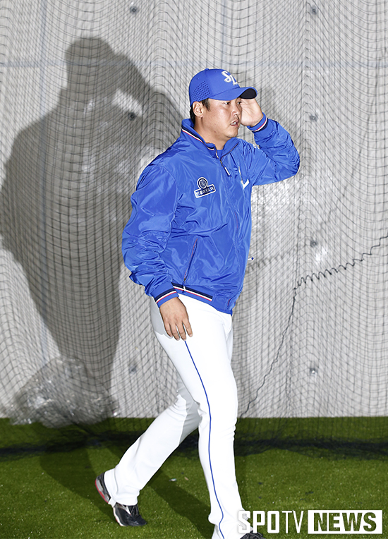 [포토S] 안지만 '무거운 발걸음'
