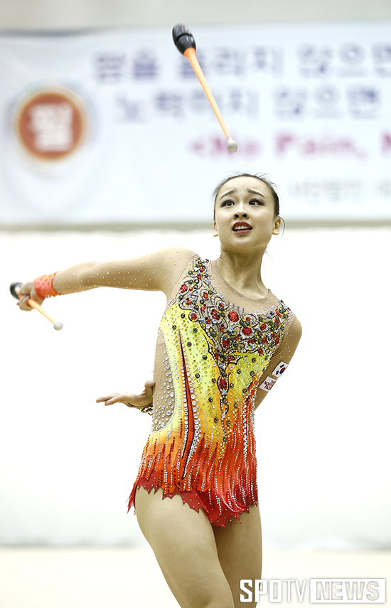 [포토S] 손연재 '곤봉아 이리 와'