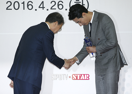 [포토S] 조인성 '국세청 홍보대사 위촉'