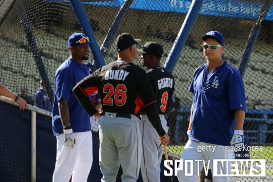 [MLB 사진] 디 고든, 반가운 친정 다저스 선수들