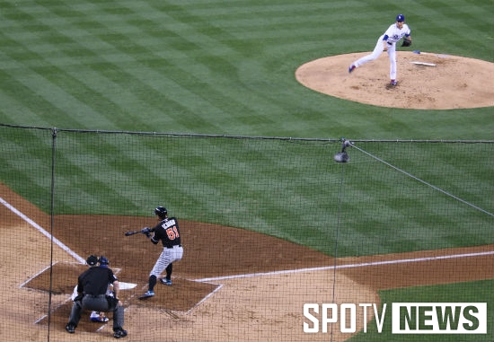 [MLB 사진] 마에다 VS 이치로, 첫 타석은 후배의 KO승