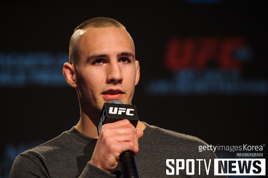 'UFC 웰터급 1위' 맥도널드 "맥그리거에게 많은 걸 배웠다…그를 지지"