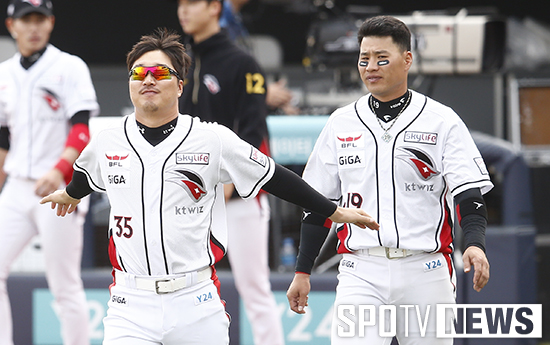 [포토S] 이진영-김상현 '한화 상대로 기분 좋은 스윕'