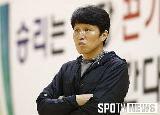 [포토S] 여자 농구 대표팀 위성우 감독