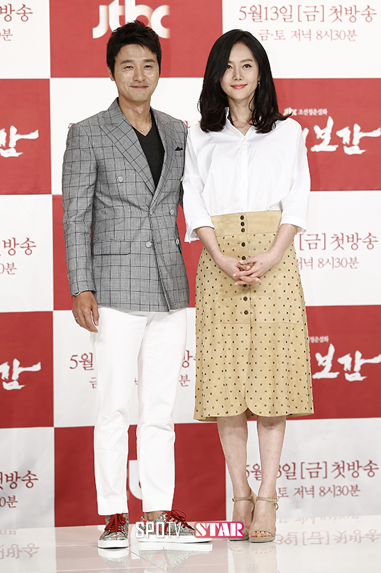 [포토S] 이성재-염정아 '꽃중년 커플'