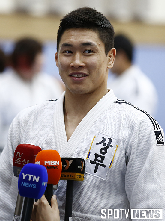 [포토S] 이승수 '기분 좋은 미소'