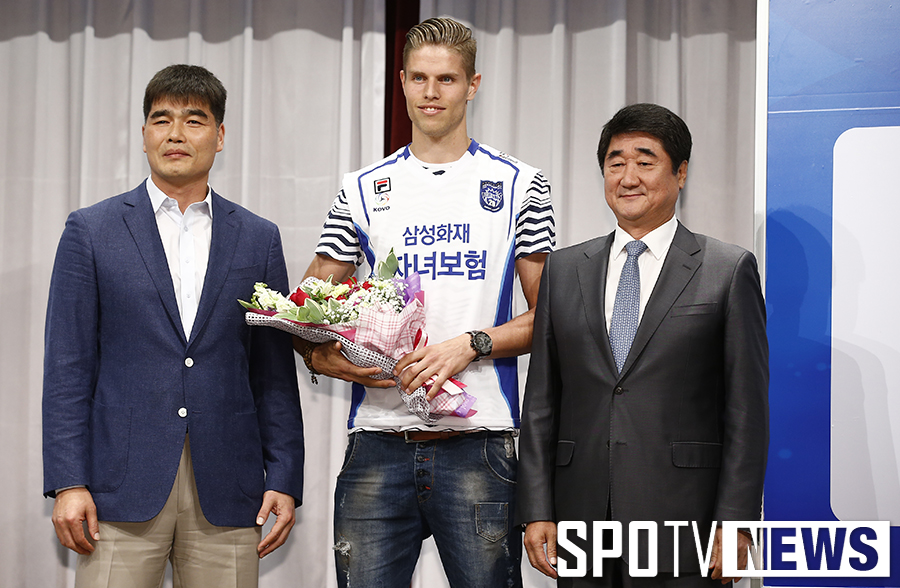 [포토S] 호스트 '삼성화재로 갑니다'