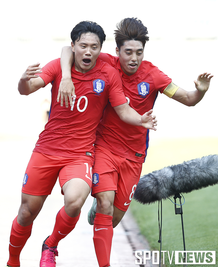 [포토S] 조영욱-이동준 '우리가 한국 축구의 미래'
