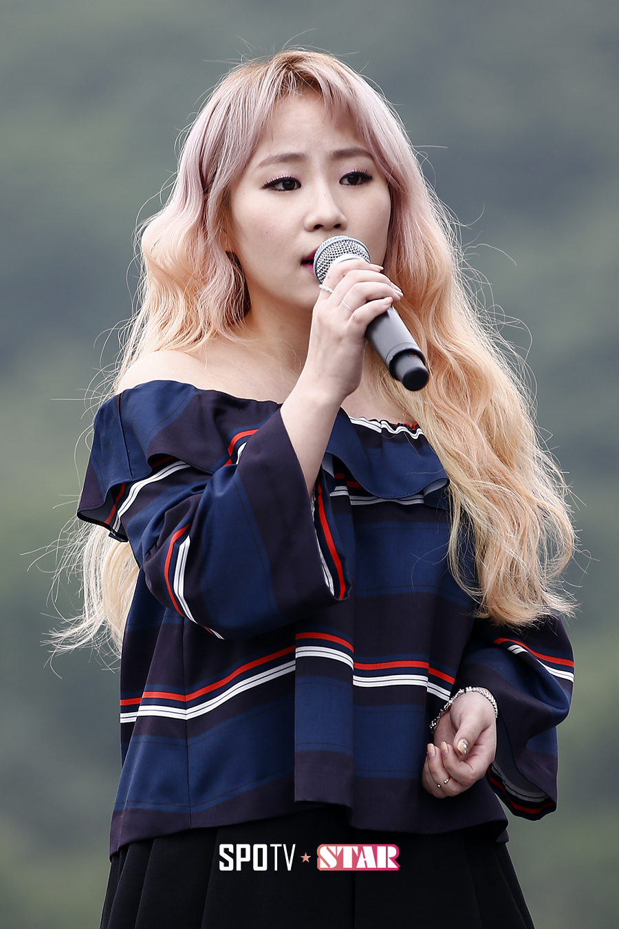 [포토S] 어반자카파 조현아 '믿고 듣는 명품 목소리'