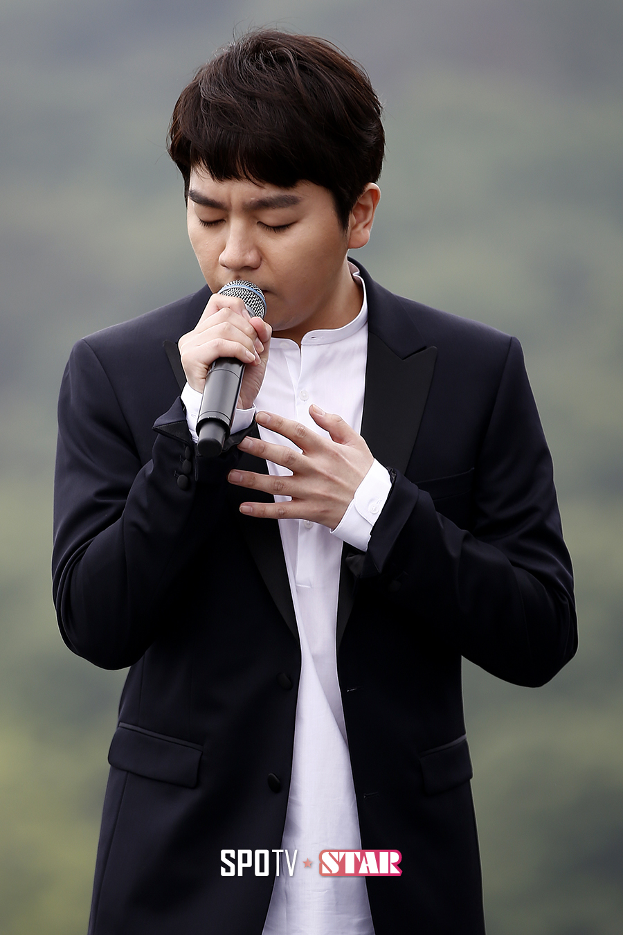 [포토S] 어반자카파 권순일 '음악에 심취해'