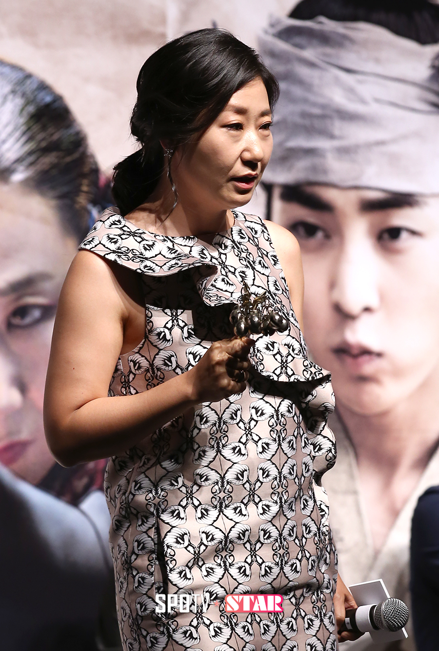 [포토S] 라미란 '접신 중'