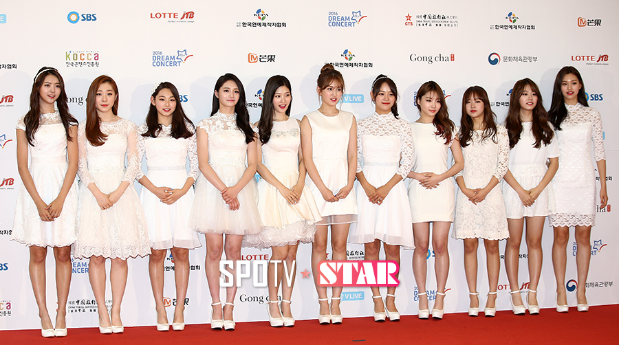 [포토S] 아이오아이 '완전체로 인사 드리는 마지막 자리'