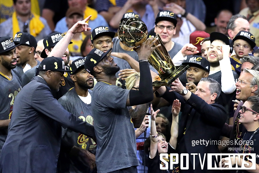 [NBA 파이널7] 르브론 제임스 '영화 같은 대역전 우승'