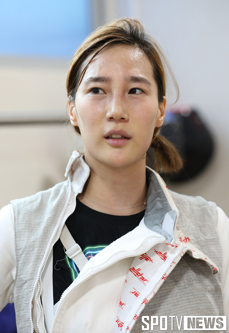 [포토S] 인터뷰 하고 있는 전희숙