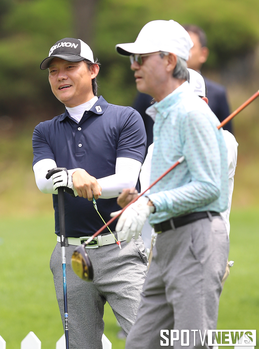 [포토S] 남성진 '아버지 제가 한번 쳐볼게요'