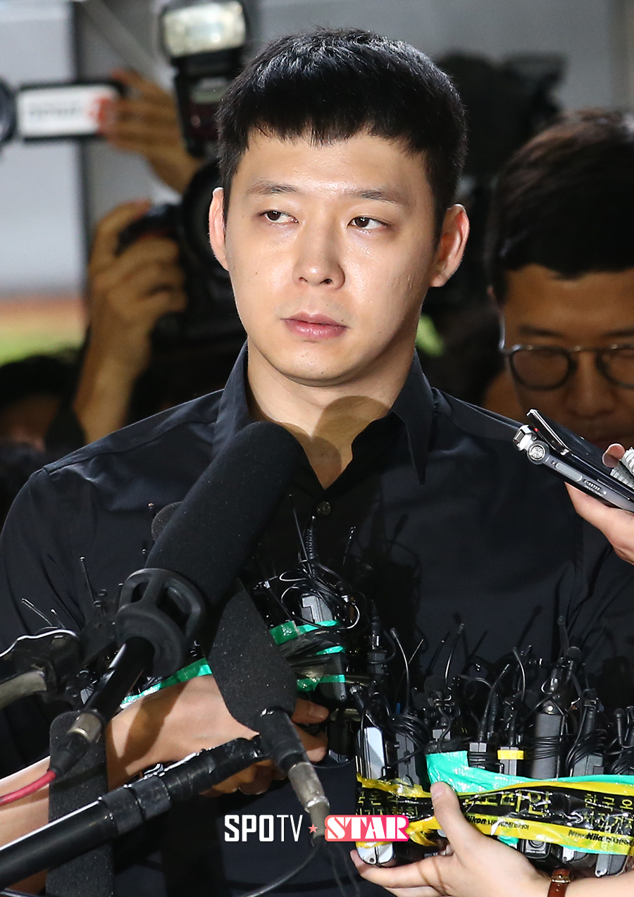 [포토S] 인터뷰하고 있는 박유천