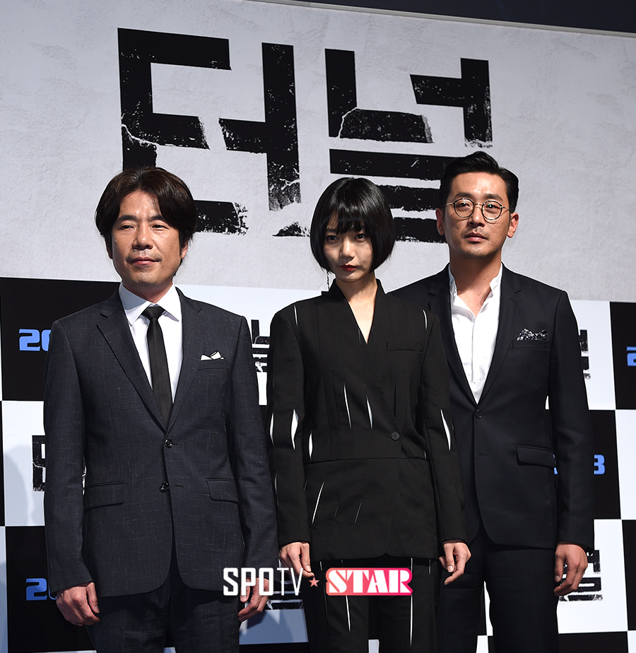 [포토S] 영화 '터널' 하정우 오달수 배두나 '카리스마 눈빛'