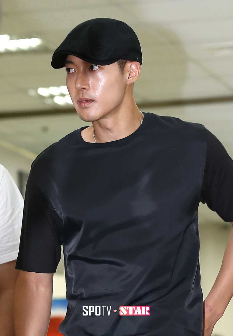 [포토S] 법정으로 향하는 김현중