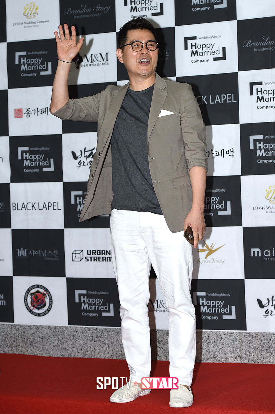 [포토S] 김용만 '슬기야 결혼 축하한다~'