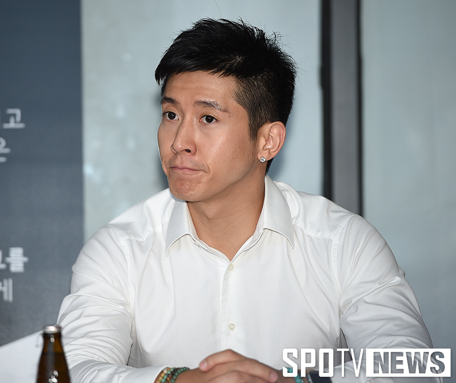 [포토S] 브라이언 '출판기념회 응원 왔어요'
