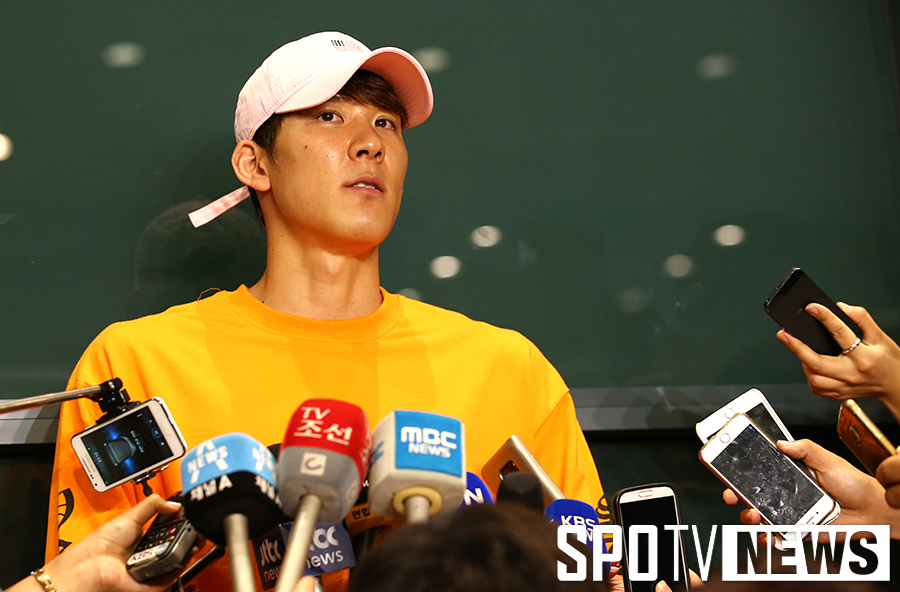 [포토S] 올림픽 출전 위해 귀국한 박태환