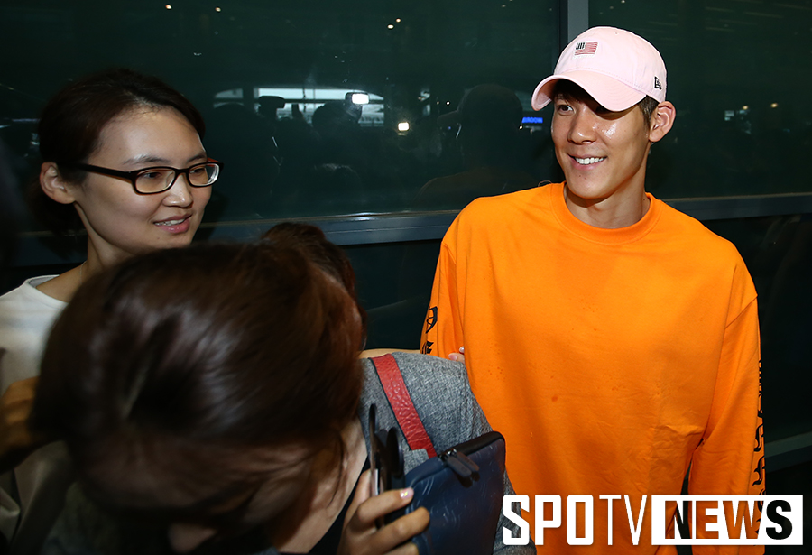 [포토S] 누나와 함께 공항 떠나는 박태환
