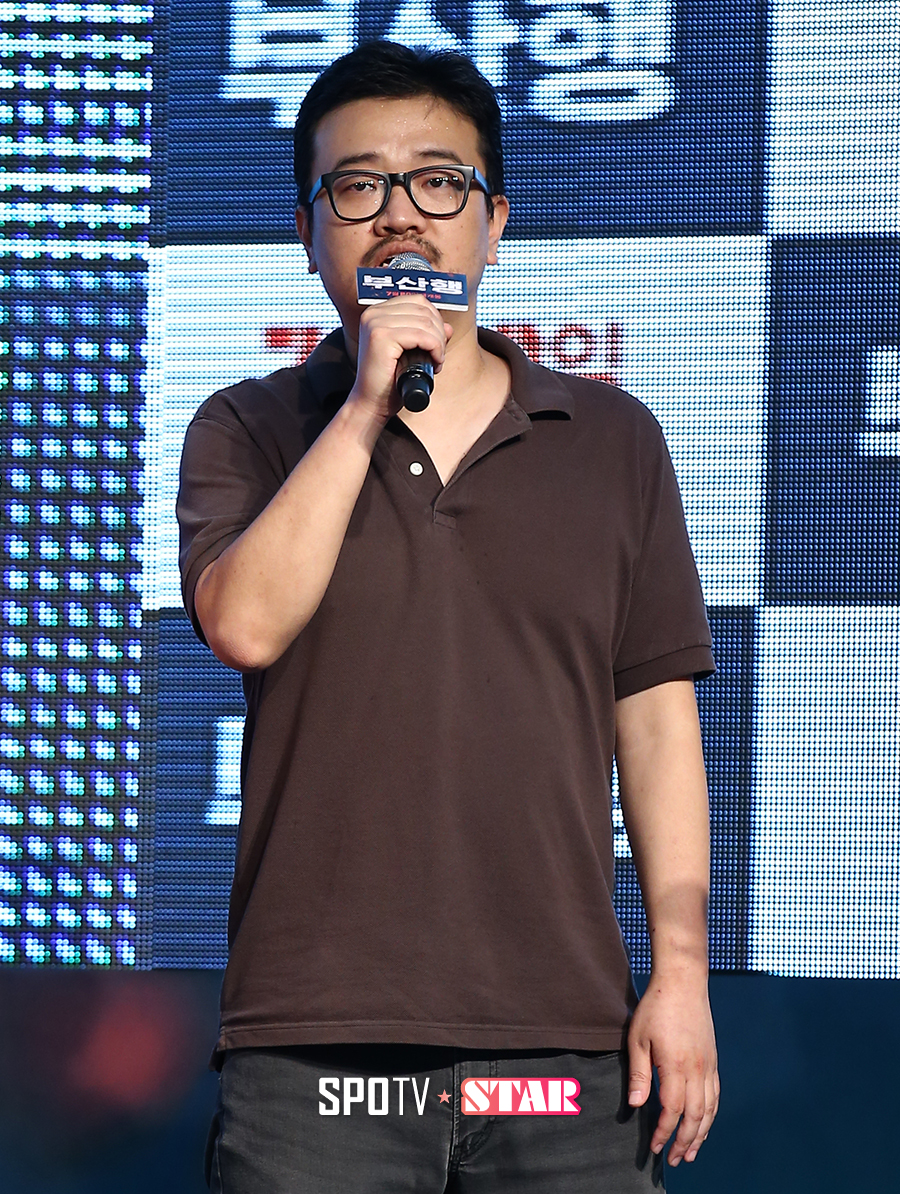 [포토S] 인사하는 연상호 감독
