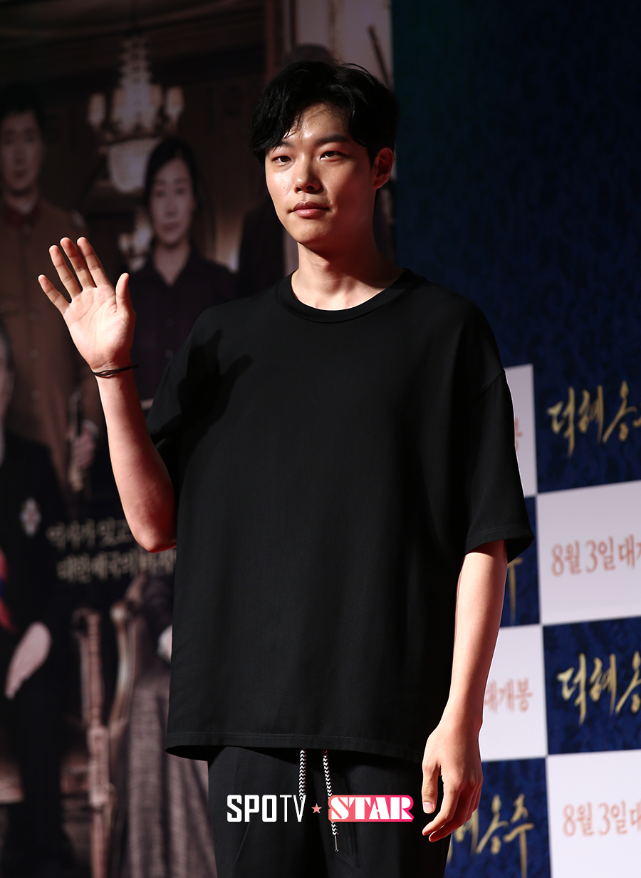 [영상] 류준열·조정석 '등장부터 하태핫태!'