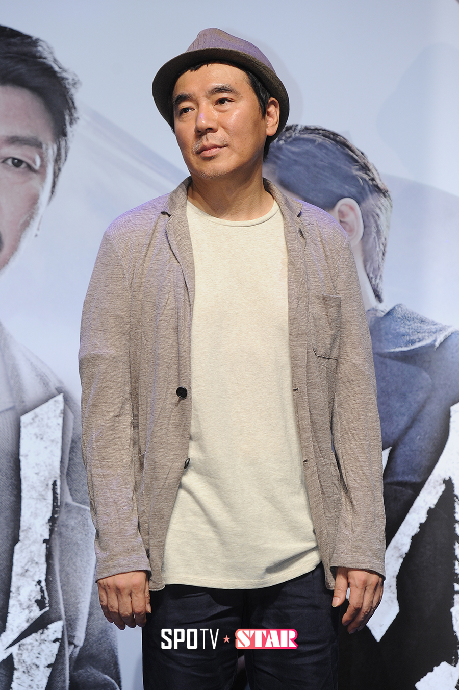 [포토S] 김지운 감독 '감독님의 감각 있는 패션'