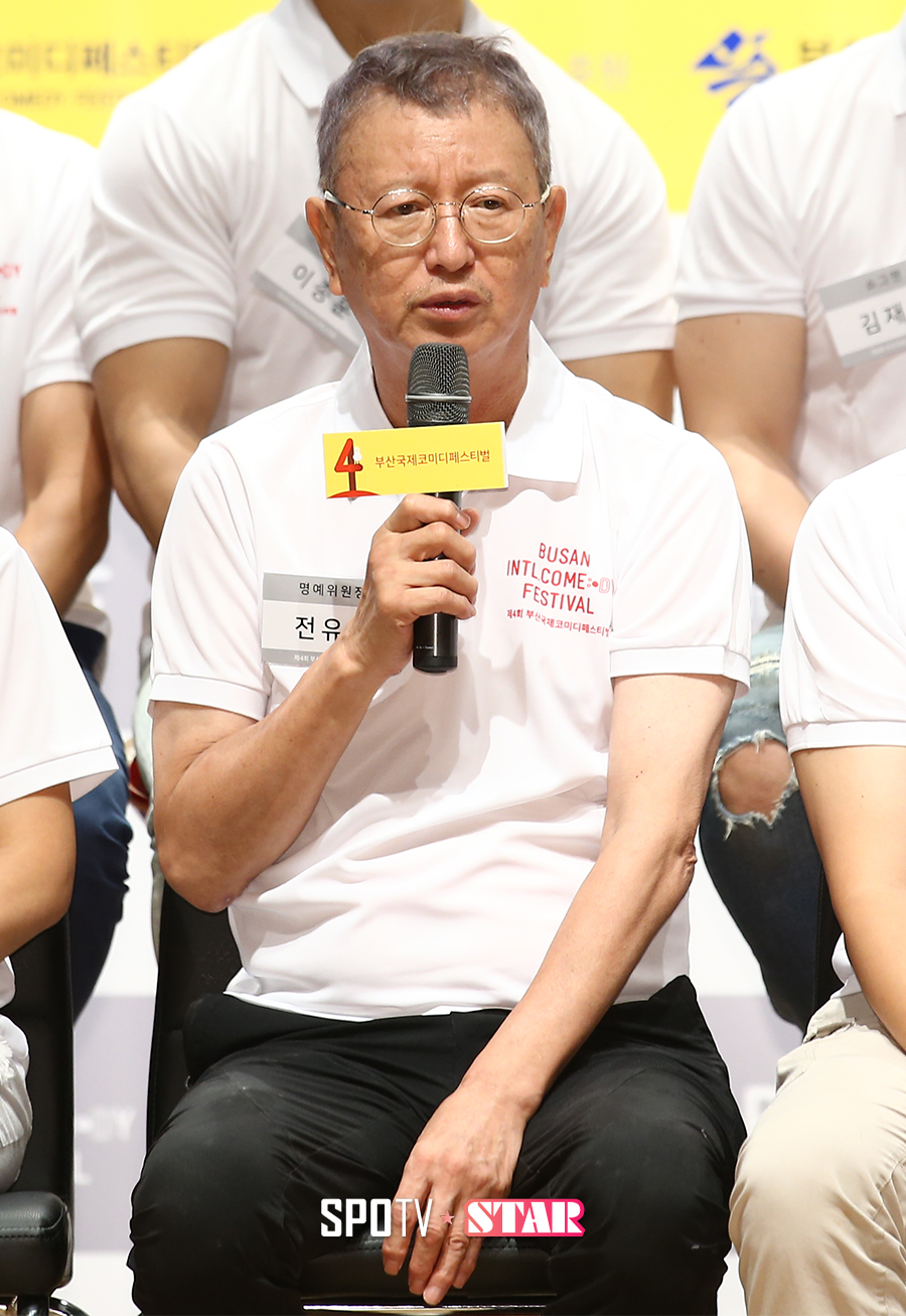 [포토S] 전유성 "후배들에게 감사하다"