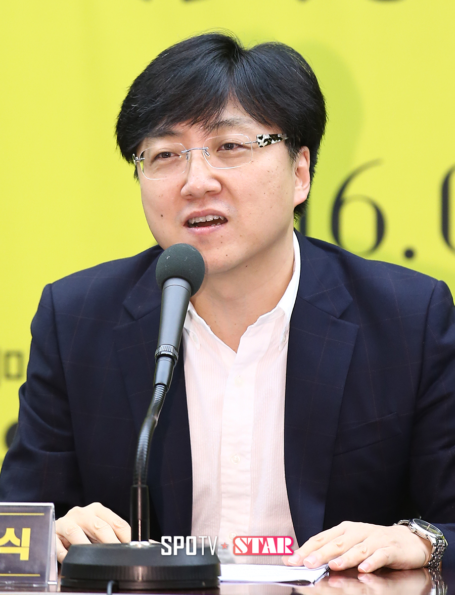 [포토S] 인사하는 유영식 조직위원장