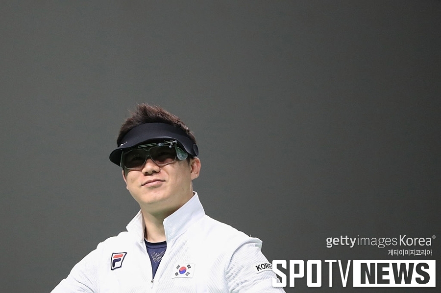 [리우] 진종오, 올림픽 사격 최초 3연패...북한 김성국 동메달