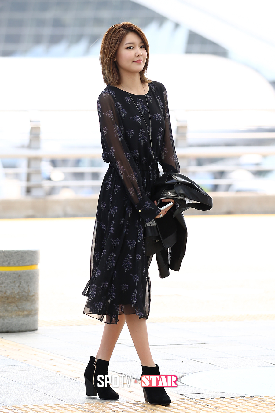 [포토S] 소녀시대 수영 '하늘하늘한 시폰 원피스 입고'