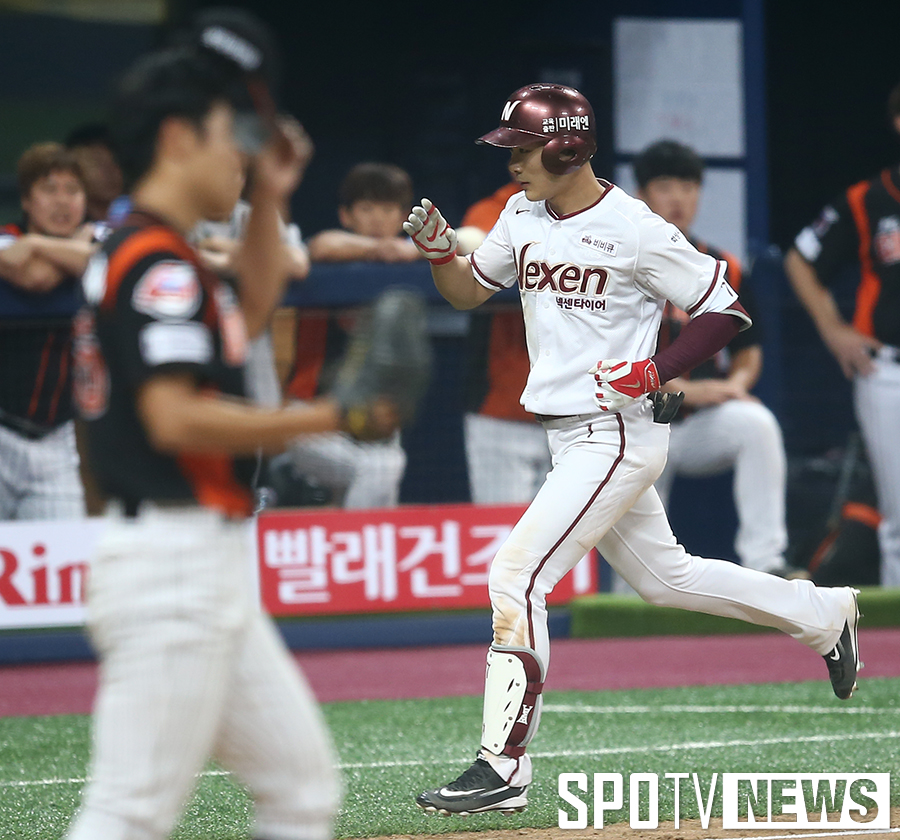 [포토S] 김하성, 롯데 김성재 상대로 쐐기 투런포 쾅!