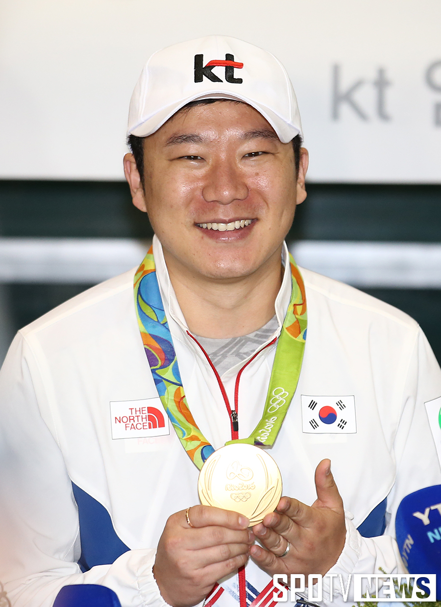[포토S] 진종오, 사랑스런 네 번째 금메달