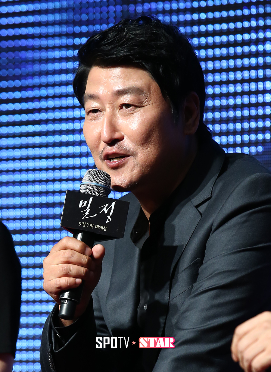 [포토S] 송강호, 인사하는 천만 배우