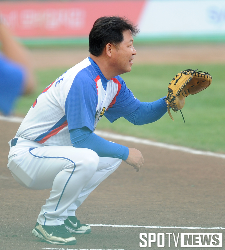 [포토S] 시포하는 이만수 전 감독