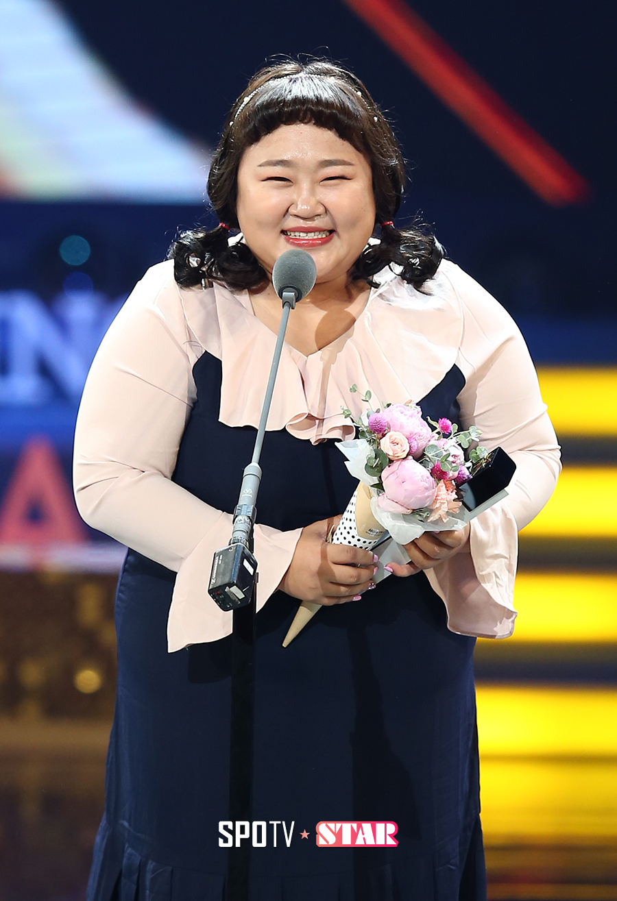 [포토S] 개그우먼 홍윤화, 즐거운 수상 소감