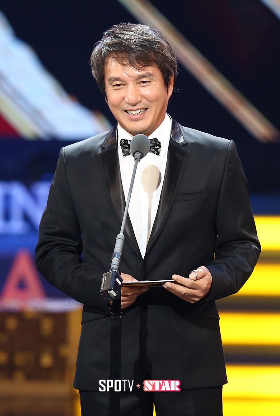 [포토S] 시상에 나선 배우 조재현
