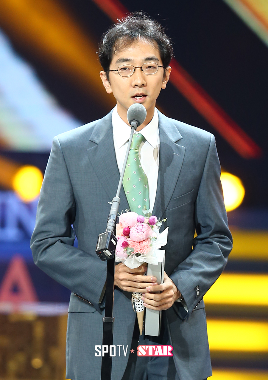 [포토S] 수상 인사 전하는 유호진 PD