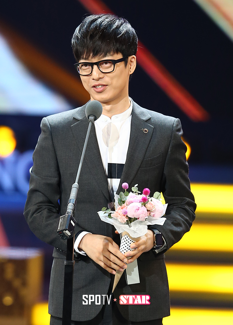 [포토S] 하현우, 상 받은 음악대장